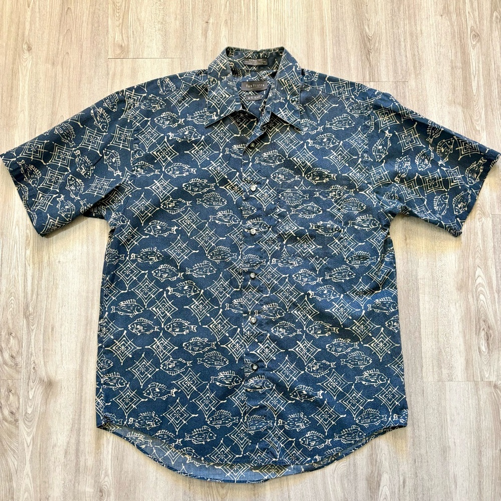 Van Heusen Fishing Button Up Short Sleeve Size Shirt 15-15 1/2 Mens Wrinkle Free